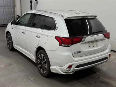MITSUBISHI OUTLANDER PHEV