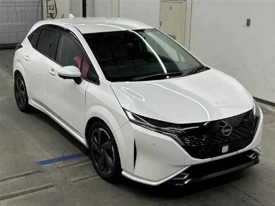 NISSAN AURA