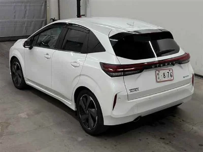 NISSAN AURA