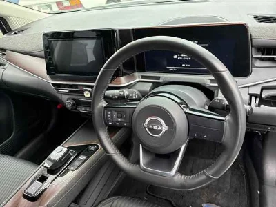 NISSAN AURA