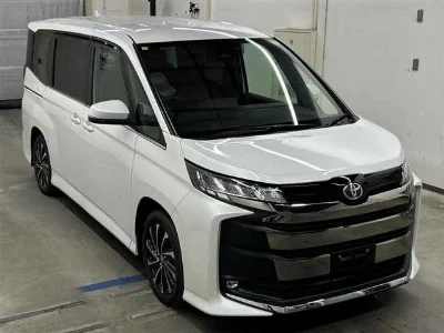 TOYOTA NOAH