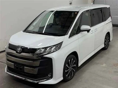 TOYOTA NOAH