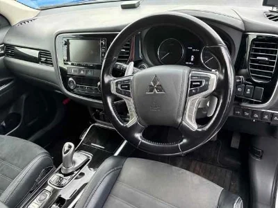MITSUBISHI OUTLANDER PHEV