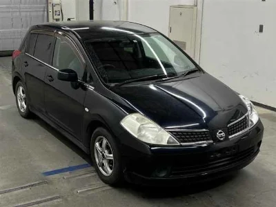 NISSAN TIIDA
