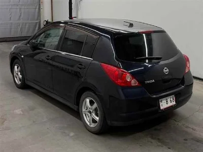NISSAN TIIDA