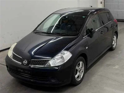 NISSAN TIIDA
