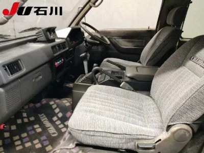 MITSUBISHI DELICA WAGON