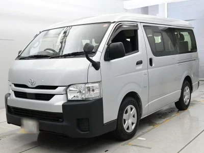 TOYOTA HIACE