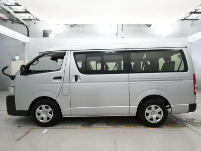 TOYOTA HIACE