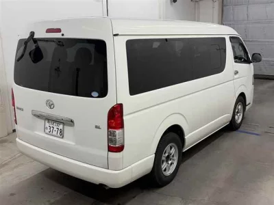 TOYOTA HIACE