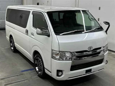 TOYOTA HIACE VAN