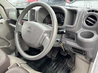 NISSAN CLIPPER VAN