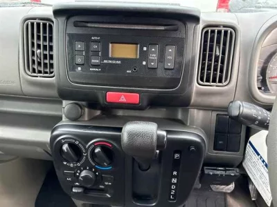 NISSAN CLIPPER VAN