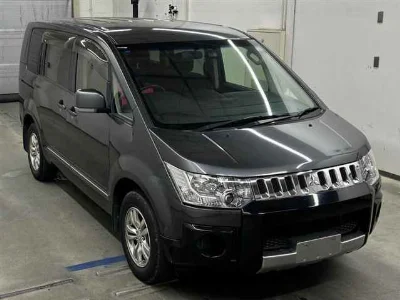 MITSUBISHI DELICA D5
