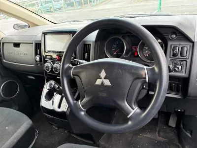 MITSUBISHI DELICA D5