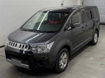 MITSUBISHI DELICA D5