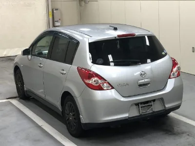 NISSAN TIIDA