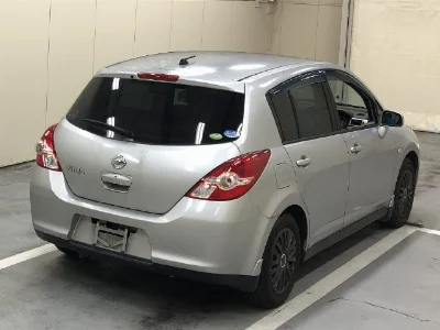 NISSAN TIIDA
