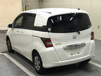 HONDA FREED SPIKE