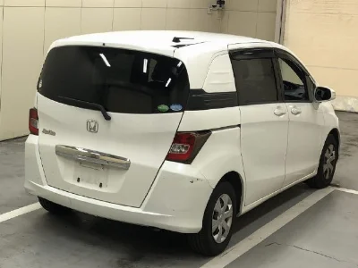 HONDA FREED SPIKE