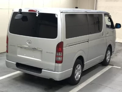 TOYOTA REGIUS ACE VAN