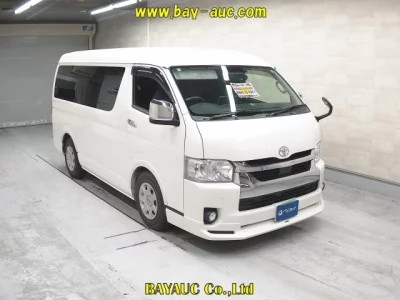 TOYOTA HIACE
