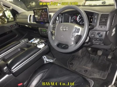 TOYOTA HIACE