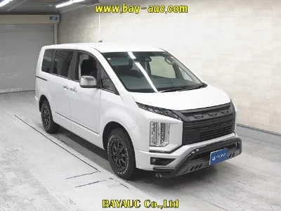 MITSUBISHI DELICA D5