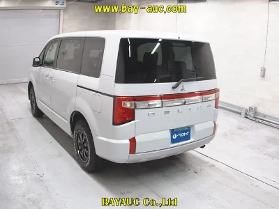 MITSUBISHI DELICA D5