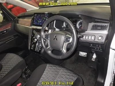 MITSUBISHI DELICA D5