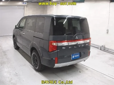 MITSUBISHI DELICA D5