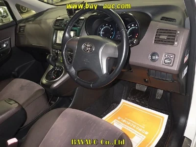 TOYOTA MARK X ZIO