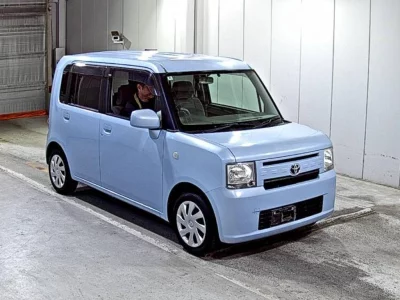 TOYOTA PIXIS SPACE