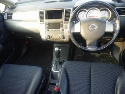 NISSAN TIIDA