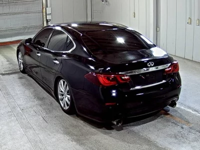 NISSAN FUGA
