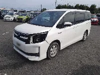 Цена авто Toyota Voxy с аукционов Японии, номер кузова ZWR80G, пробег 121 000, оценка 20