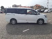 Цена авто Toyota Voxy с аукционов Японии, номер кузова ZWR80G, пробег 121 000, оценка 20