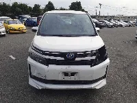 Цена авто Toyota Voxy с аукционов Японии, номер кузова ZWR80G, пробег 121 000, оценка 20