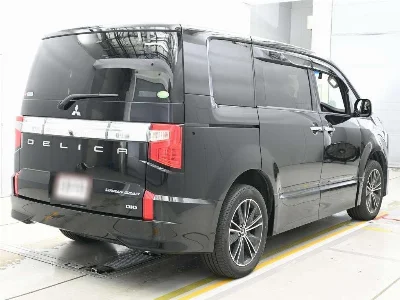 MITSUBISHI DELICA D5