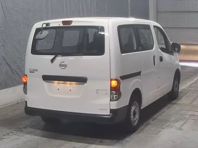 NISSAN NV200