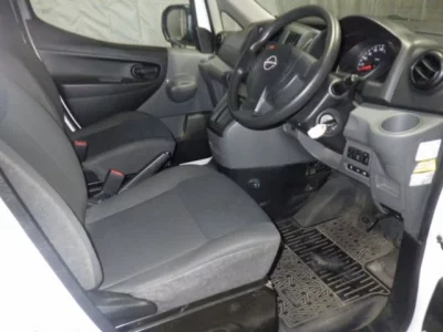 NISSAN NV200