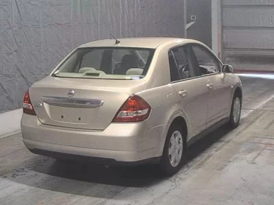 NISSAN TIIDA LATIO