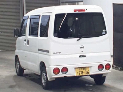 NISSAN CLIPPER VAN