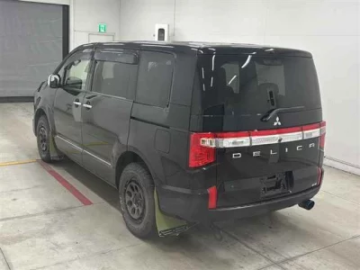 MITSUBISHI DELICA D5