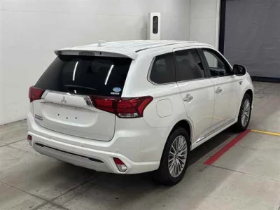 MITSUBISHI OUTLANDER PHEV