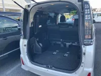 Цена авто Toyota Voxy с аукционов Японии, номер кузова ZRR80W, пробег 110 000, оценка 8