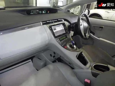 TOYOTA PRIUS PHV