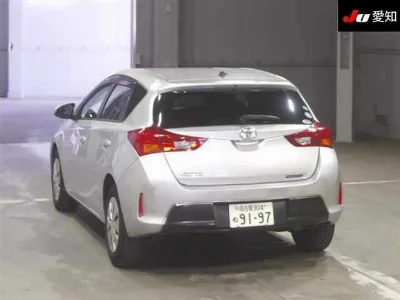 TOYOTA AURIS