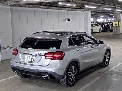 MERCEDES BENZ GLA