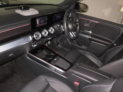 MERCEDES BENZ GLB